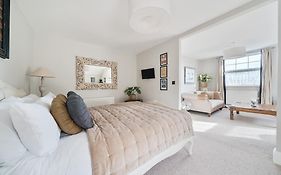No 22 B&B
